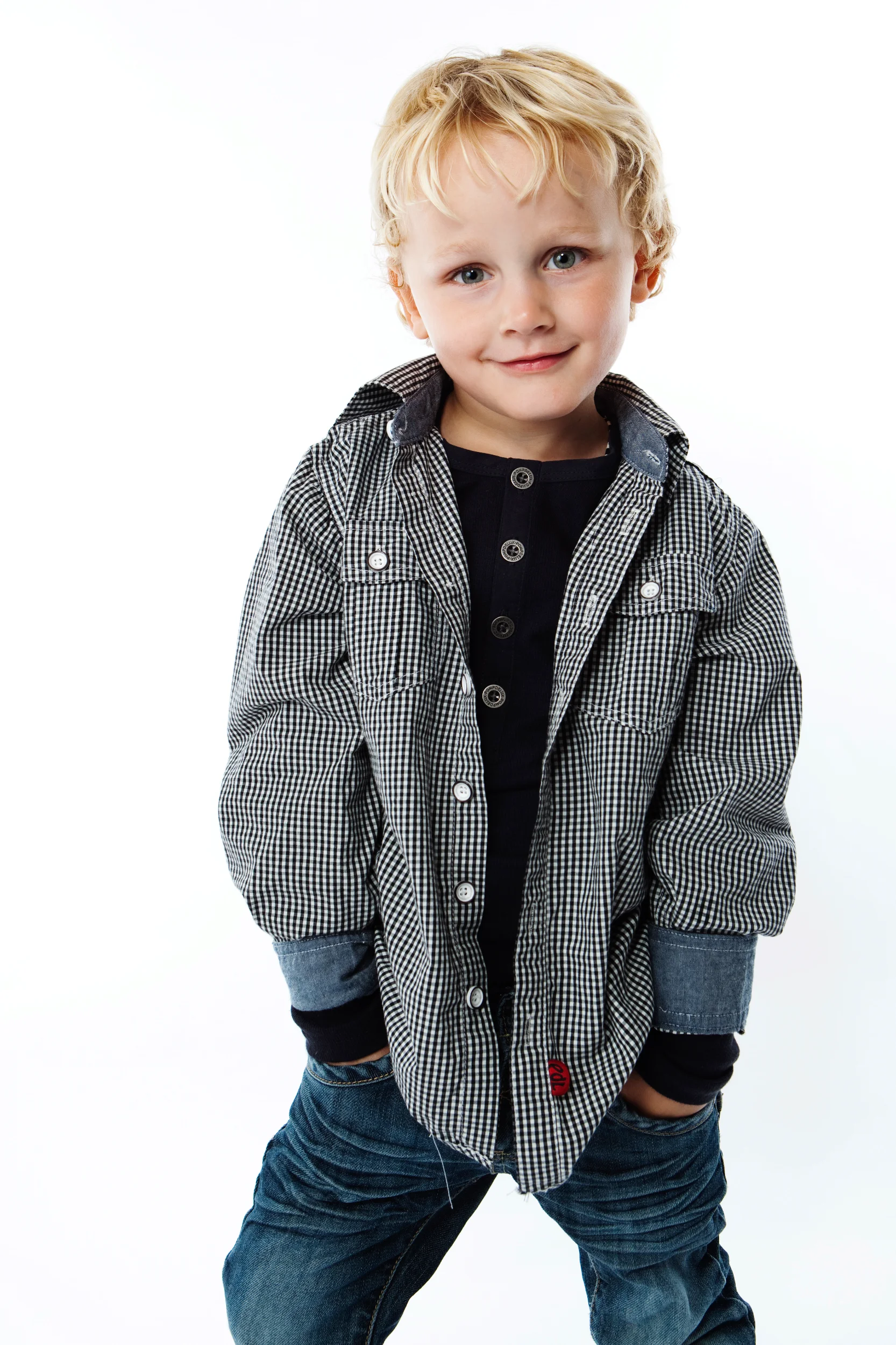 Glad dreng i Virum – et autentisk børneportræt