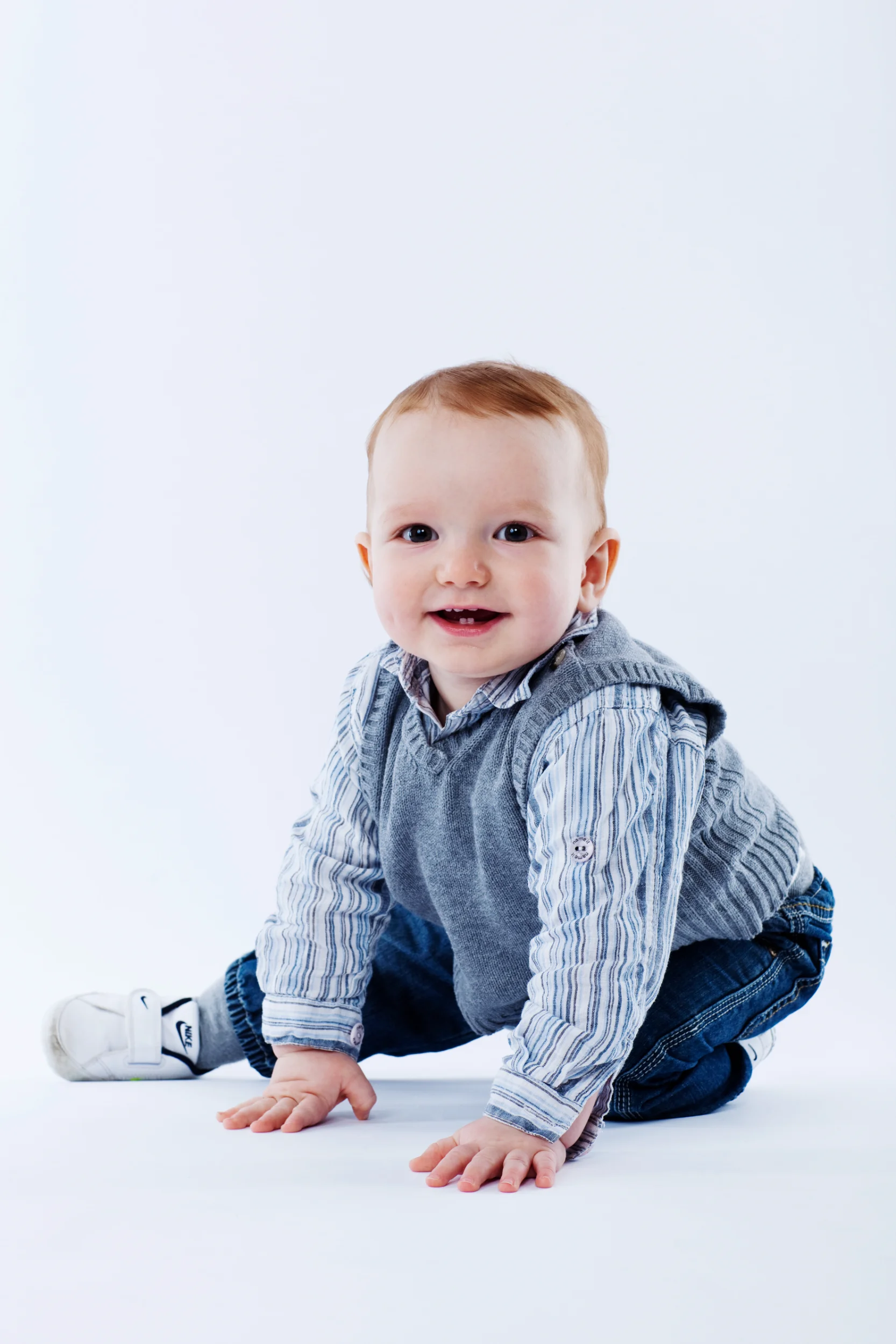 Legesyg dreng i Virum: et charmerende børnesmil