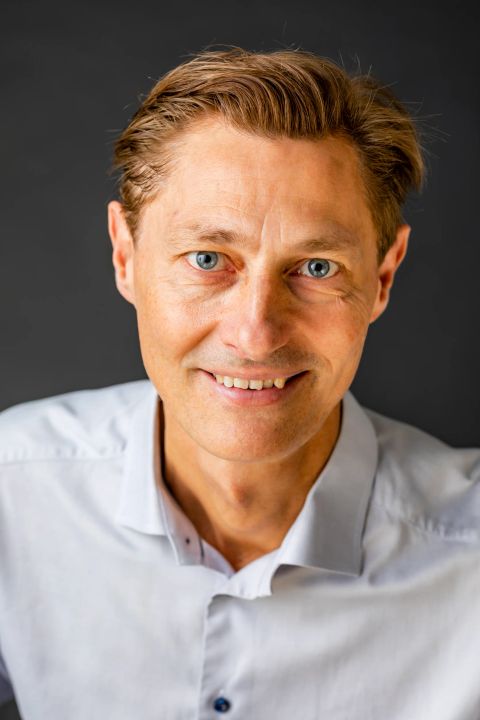 Autentisk smil i portrætfoto fra Virum