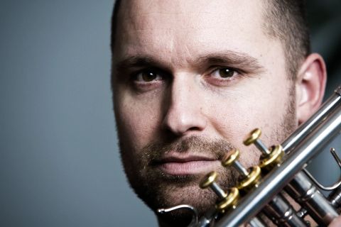 Musiker med trompet – et autentisk portræt i Virum