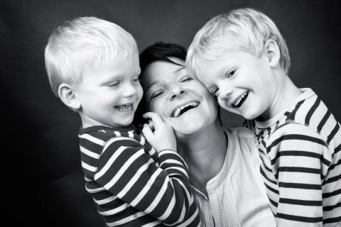 Glædeligt familiebillede i Virum