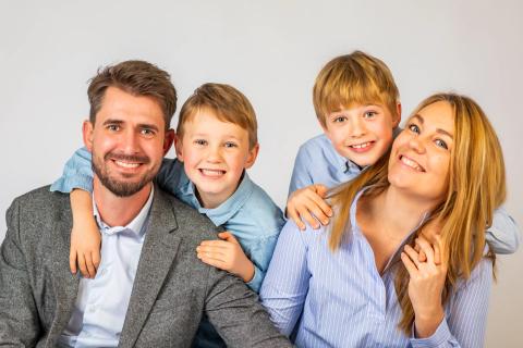 Hjertevarm familiefotografering – ægte øjeblikke fanget i...