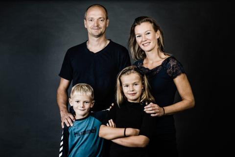 Virum studie: Familieportræt med ægte glæde