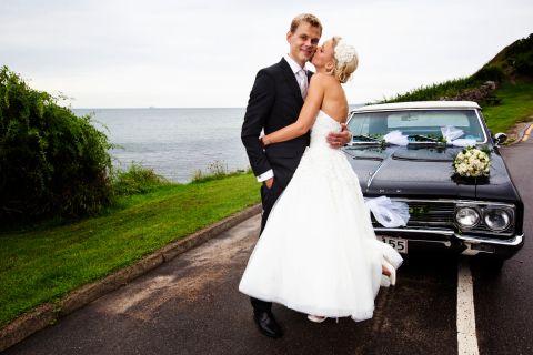 Et kys af kærlighed på bryllupsdagen