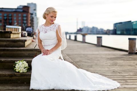 Sonnerupgaard Gods: Bryllupsbillede i blomstrende have