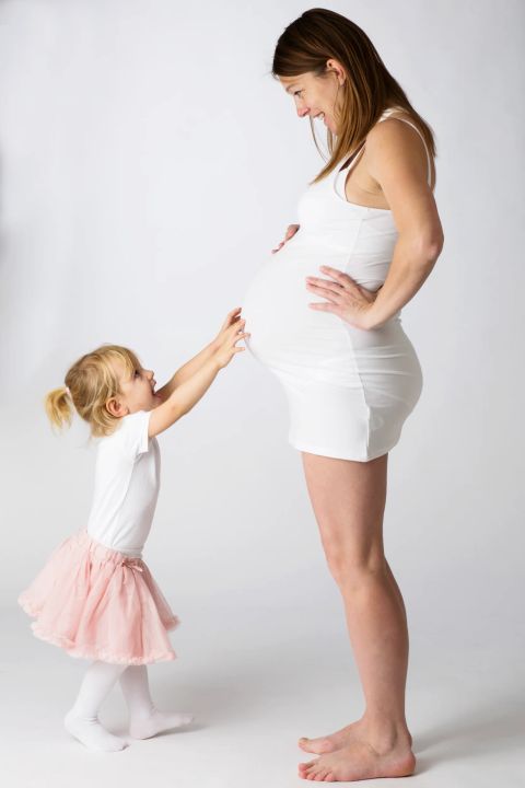 Hjemmestudie – Gravid fotografering, søskende i fokus