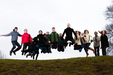 Hoppende glæde: Familie fotografering Virum