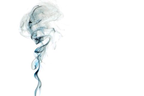 Blågrå røg i en abstrakt form, fængende fotografering