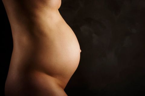 Ventende lykke: et intimt graviditetsfoto