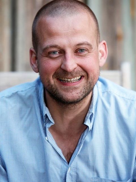 Fanget latter: et autentisk portræt af mand